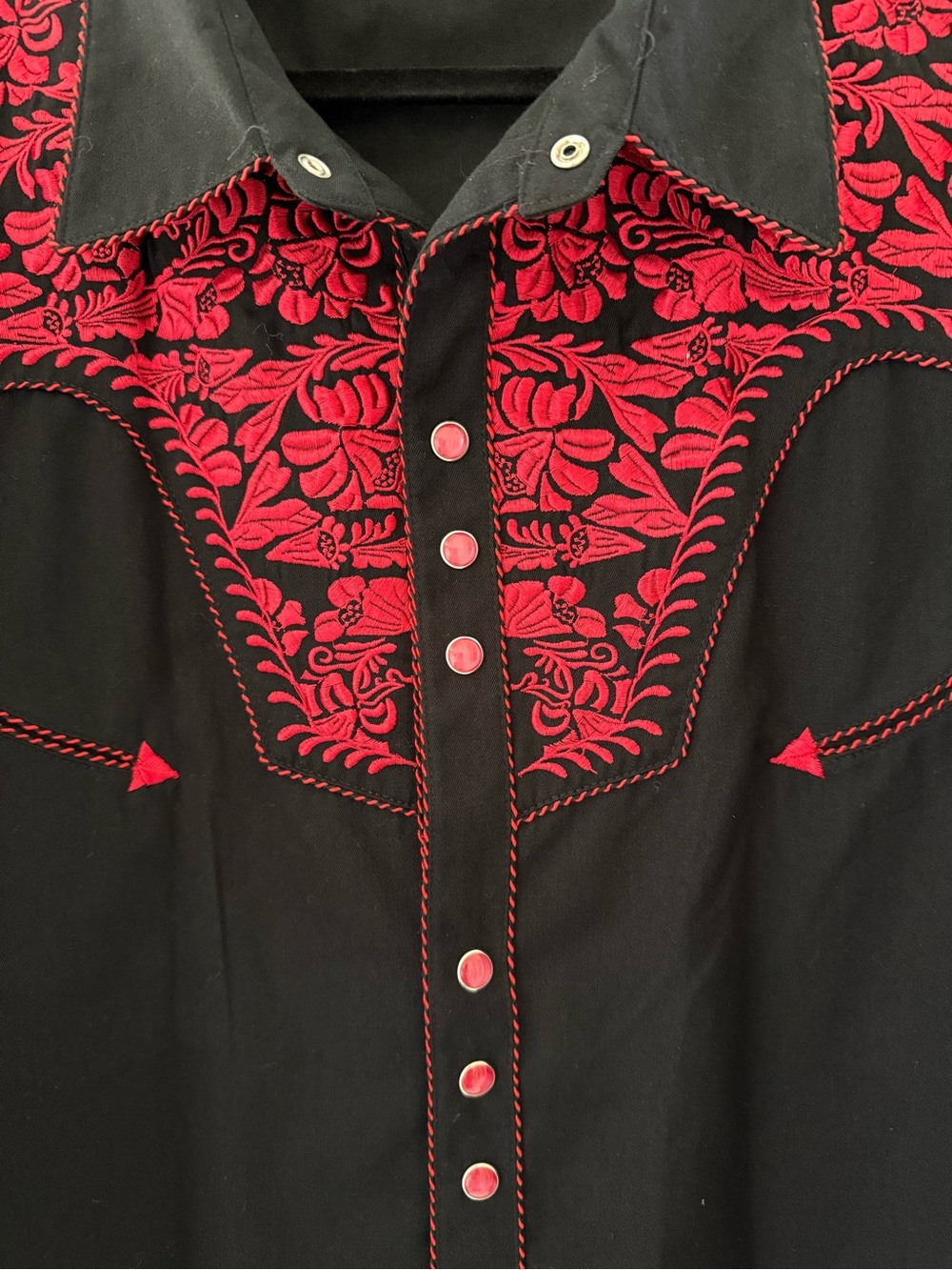 Scully Men’s Black Western Snap Front Shirt with Red Embroidered Yoke & Cuffs - Picture 3 of 6